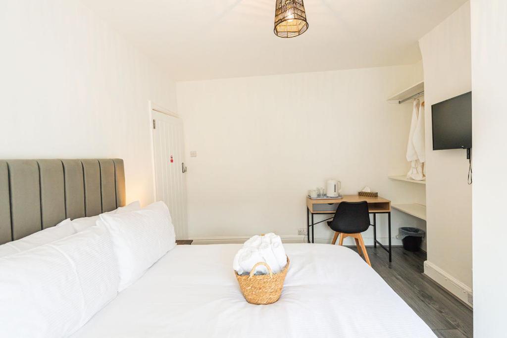 Room In Anfield Liverpool Bagian luar foto