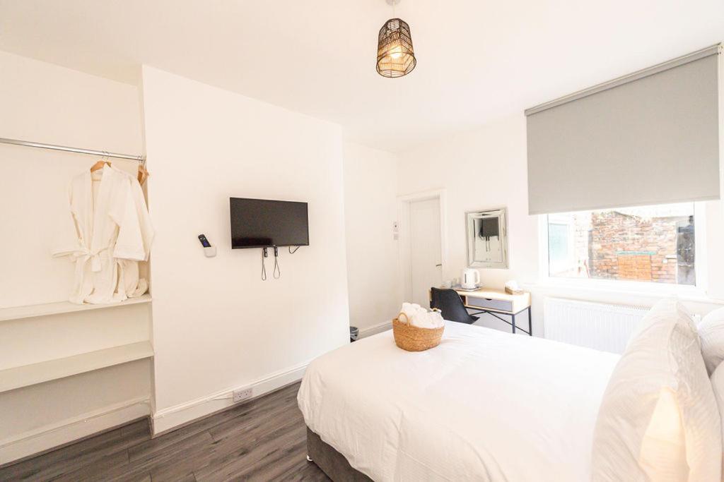 Room In Anfield Liverpool Bagian luar foto
