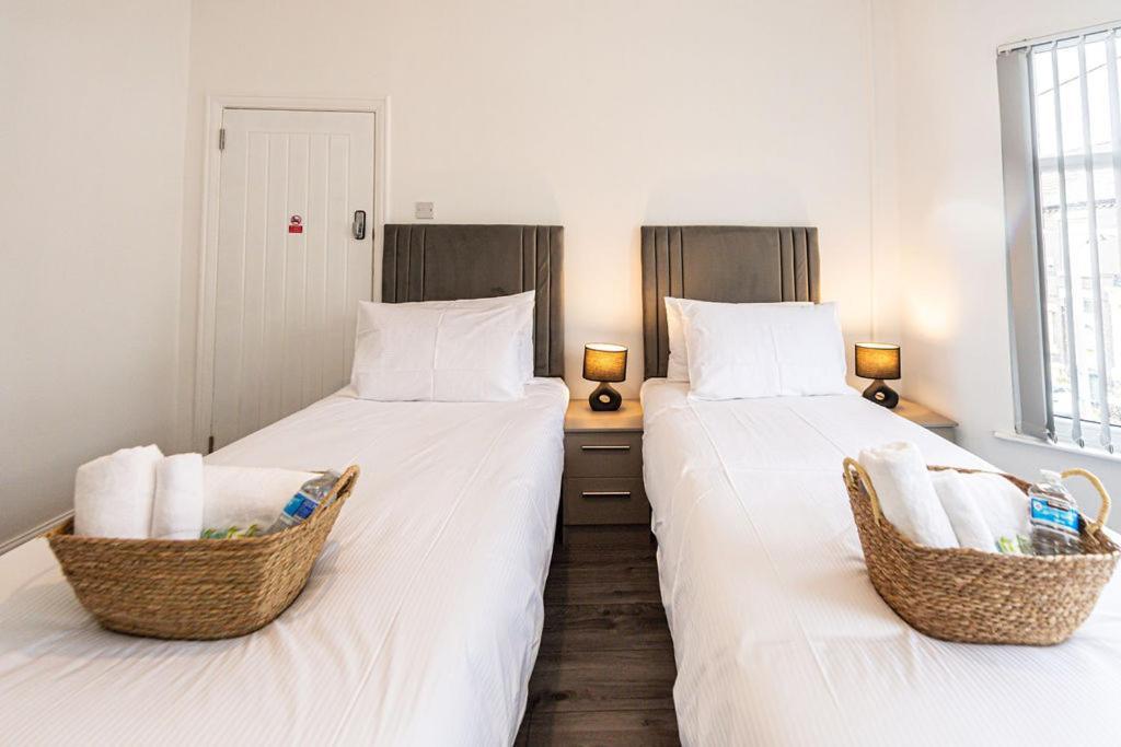 Room In Anfield Liverpool Bagian luar foto