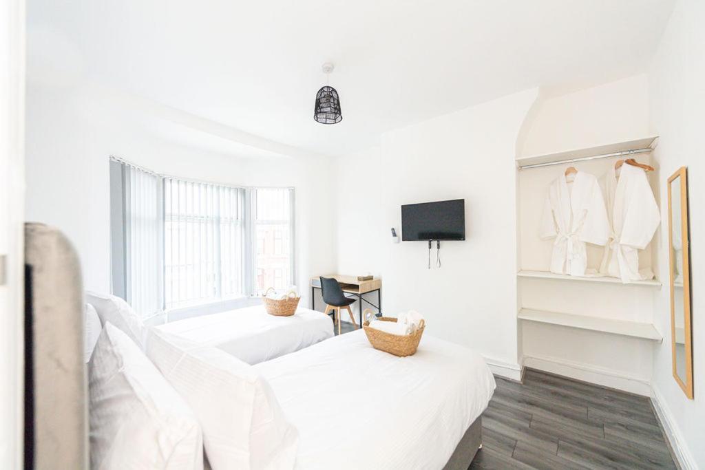 Room In Anfield Liverpool Bagian luar foto